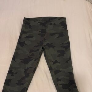 Lululemon Athletica wunder train leggings
